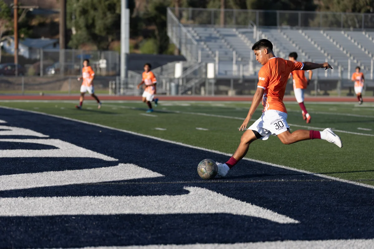 Redlands FC Battle Stars FC For Second Place